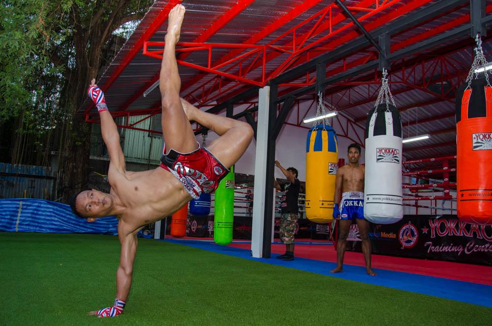 YOKKAO 22: Saenchai on Ognjen Topic's training!-Yokkao Thailand Store
