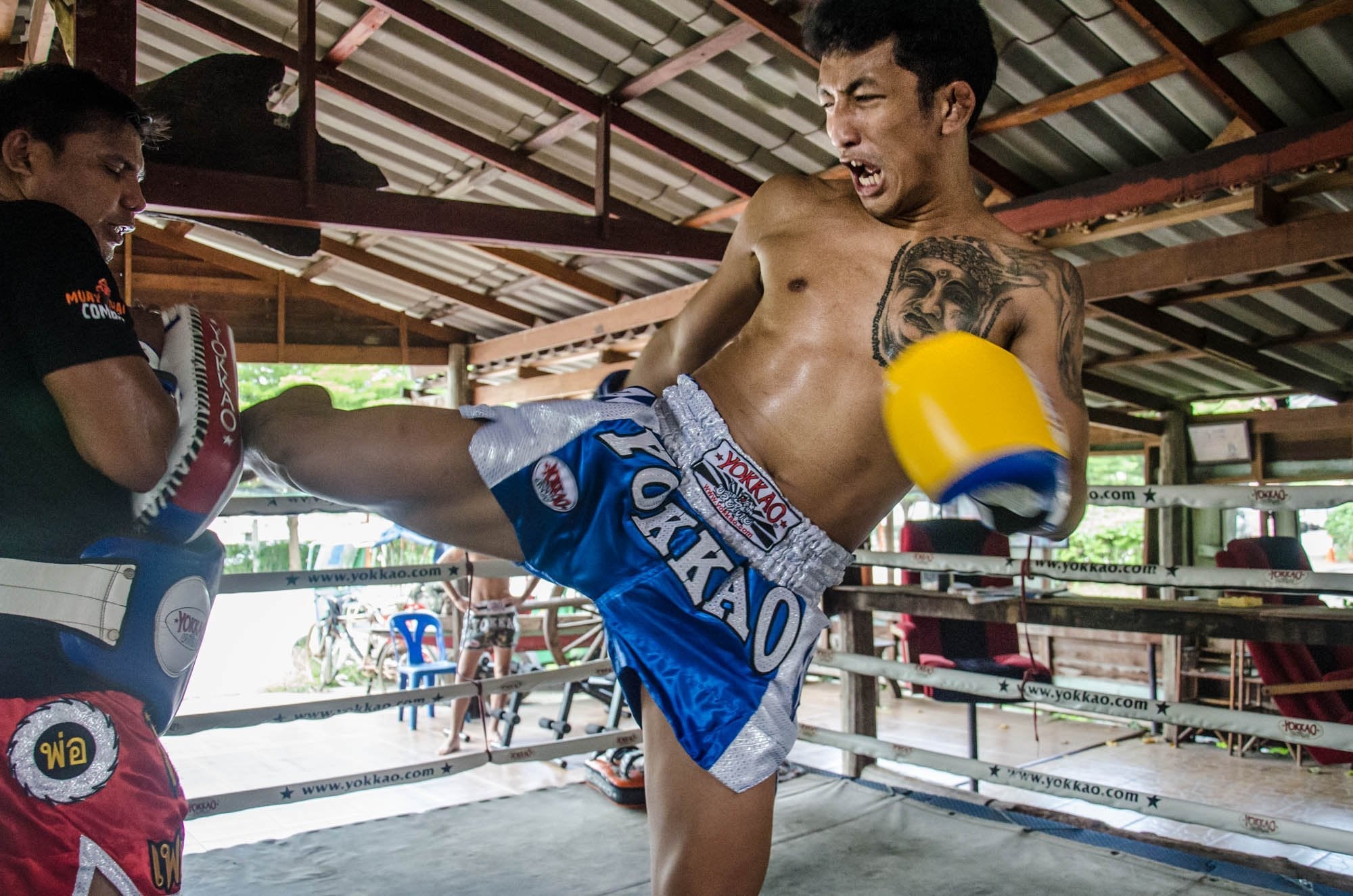 Pakorn wins vs Saketdao at Lumpinee Stadium!