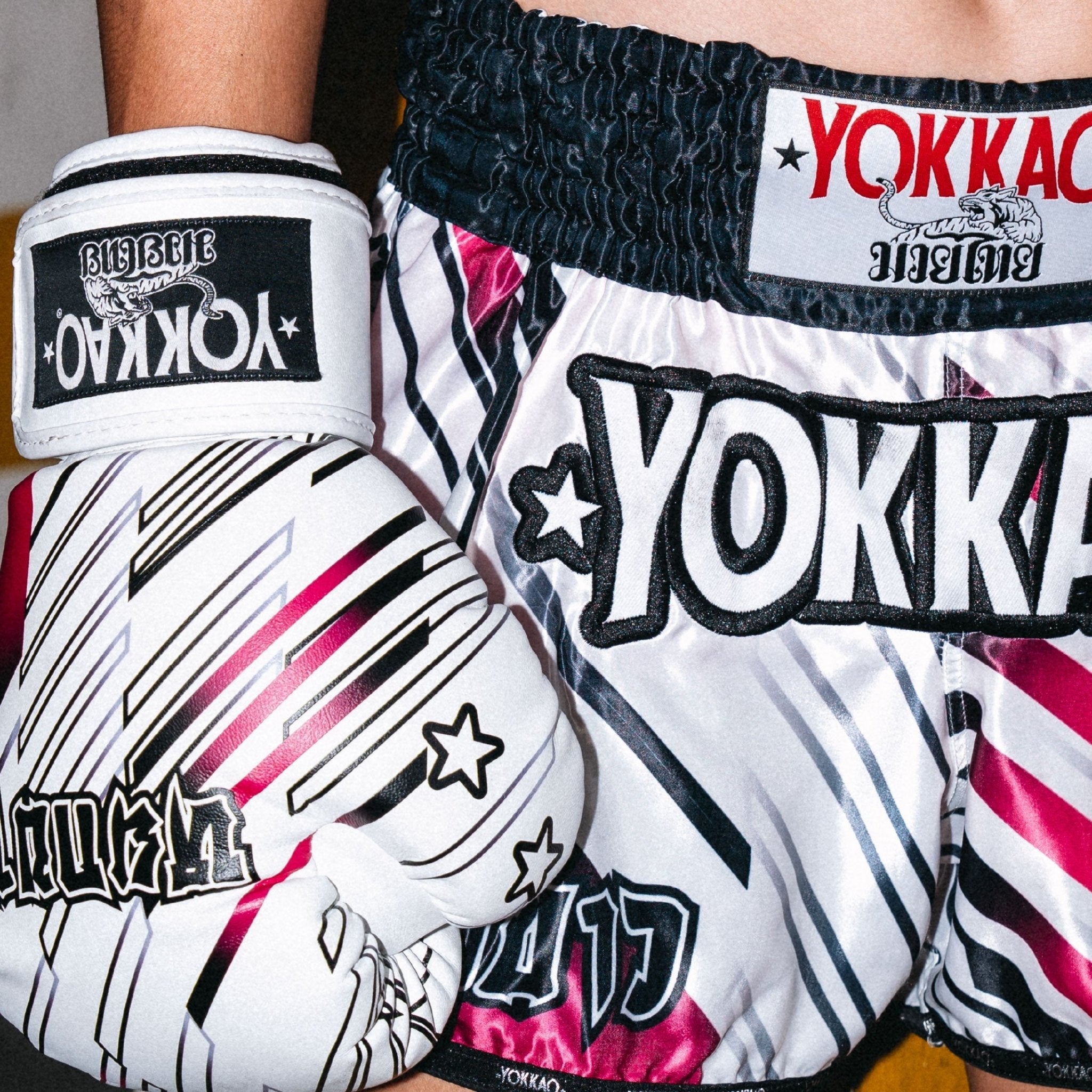 Power Boxing Gloves-gloves-d-8oz-Black-YOKKAO