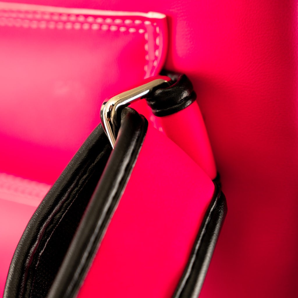 #color_fuchsia/black