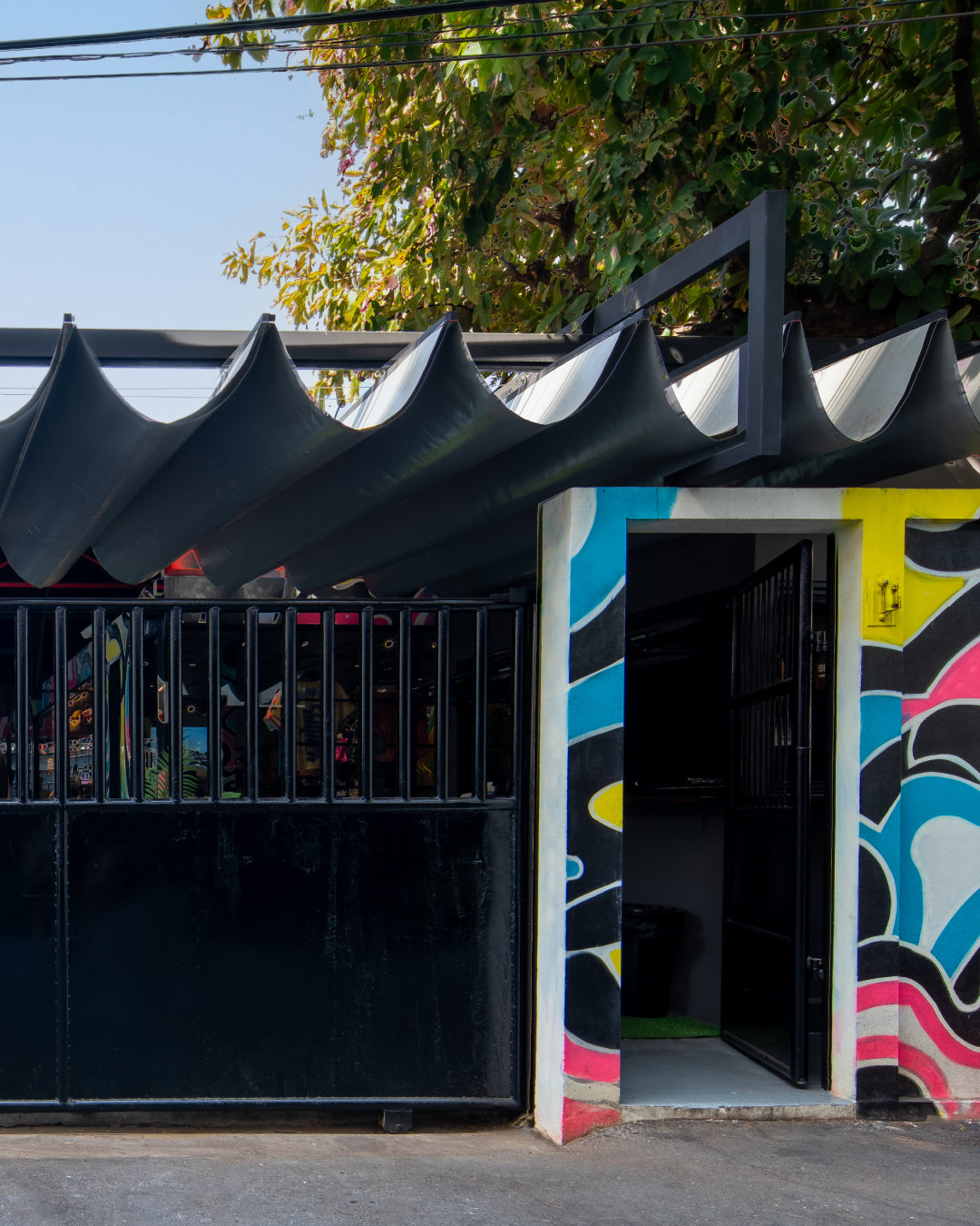 YOKKAO Gym Entrance View