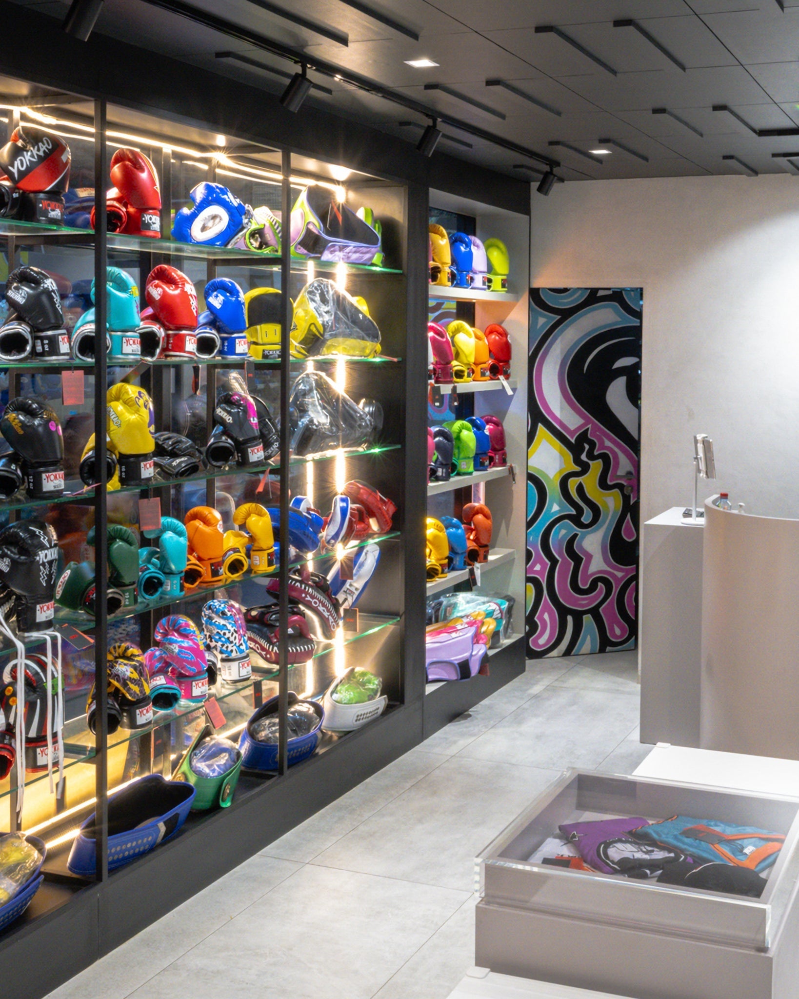 YOKKAO Storefront Display