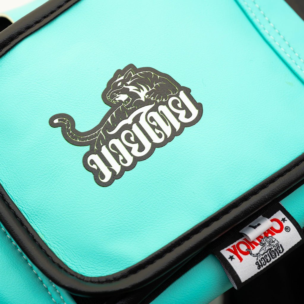 #color_tiffany/black