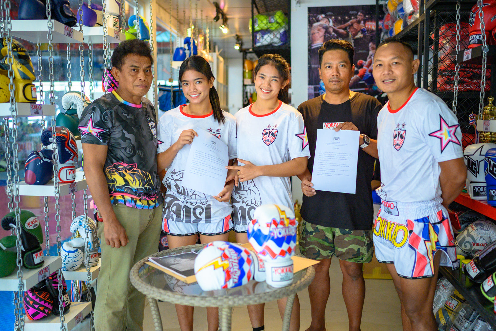 YOKKAO Signs Looksaikongdin Gym Sisters Aida and Duangdawnoi-Yokkao Thailand Store